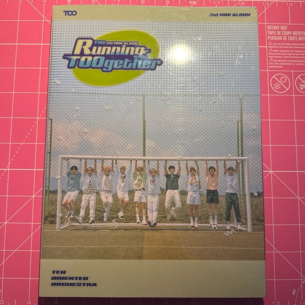 TOO TO1 running together album kpop